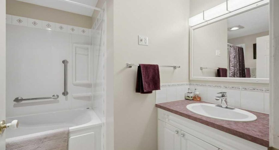 5709 56 Avenue, Lacombe, Alberta T4L 1N6, 5 Bedroom Bedrooms, 0 ,3 BathroomBathrooms,Residential,For Sale,56,0,A2327222