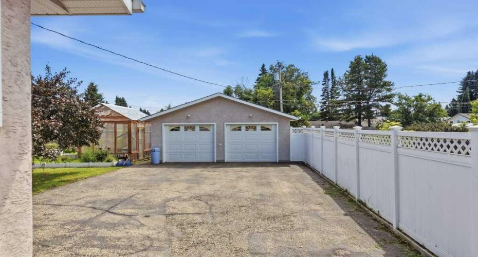 5709 56 Avenue, Lacombe, Alberta T4L 1N6, 5 Bedroom Bedrooms, 0 ,3 BathroomBathrooms,Residential,For Sale,56,0,A2327222