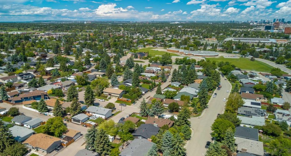 12055 Canaveral Road, Calgary, Alberta T2W 1N7, 4 Bedroom Bedrooms, 0 ,3 BathroomBathrooms,Residential,For Sale,Canaveral,0,A2327239
