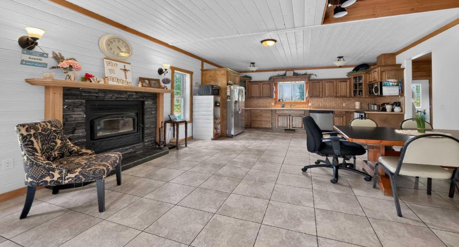 106065 Highway 697, Rural Mackenzie County, Alberta T0H 2H0, 4 Bedroom Bedrooms, 0 ,3 BathroomBathrooms,Residential,For Sale,Highway 697,0,A2327262