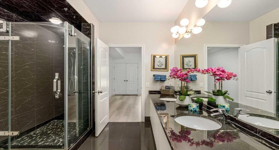 New black Calacatta marble tile flooring (2025)