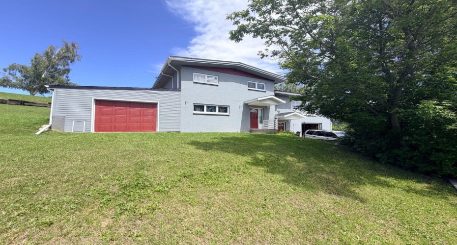 771 Dundas Street, Pincher Creek, Alberta T0K 1W0, 4 Bedroom Bedrooms, 0 ,3 BathroomBathrooms,Residential,For Sale,Dundas,0,A2327285
