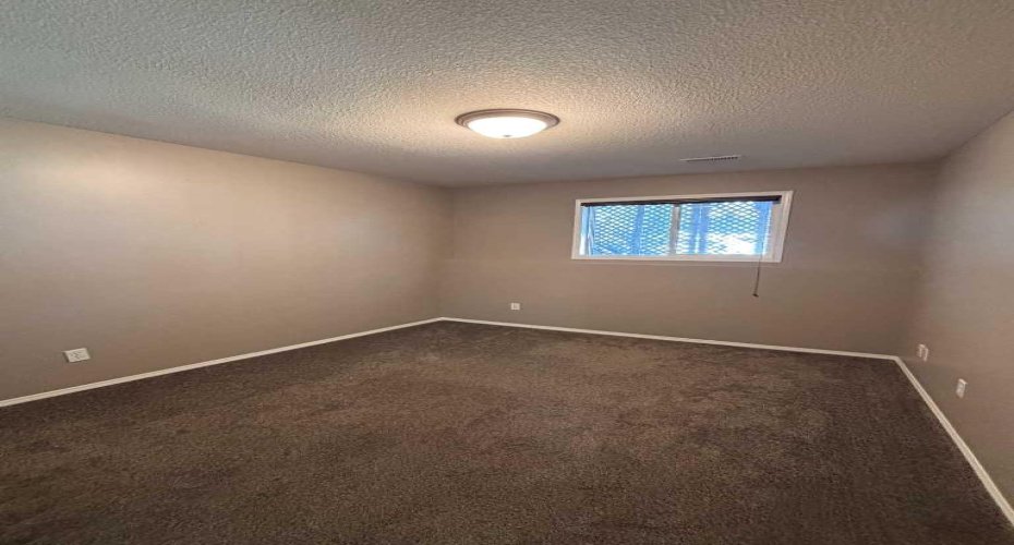 15 Blackfoot Boulevard, Lethbridge, Alberta T1K 7N7, 0 , 0 ,0,Rental,Blackfoot,0,A2327308