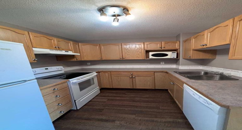15 Blackfoot Boulevard, Lethbridge, Alberta T1K 7N7, 0 , 0 ,0,Rental,Blackfoot,0,A2327308