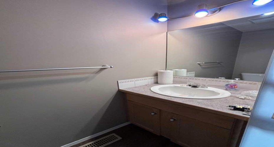 15 Blackfoot Boulevard, Lethbridge, Alberta T1K 7N7, 0 , 0 ,0,Rental,Blackfoot,0,A2327308