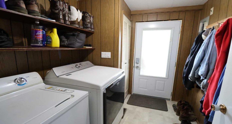 805 2nd St, Grassy Lake, Alberta T0K 0Z0, 6 Bedroom Bedrooms, 0 ,3 BathroomBathrooms,Residential,For Sale,2nd St,0,A2327317