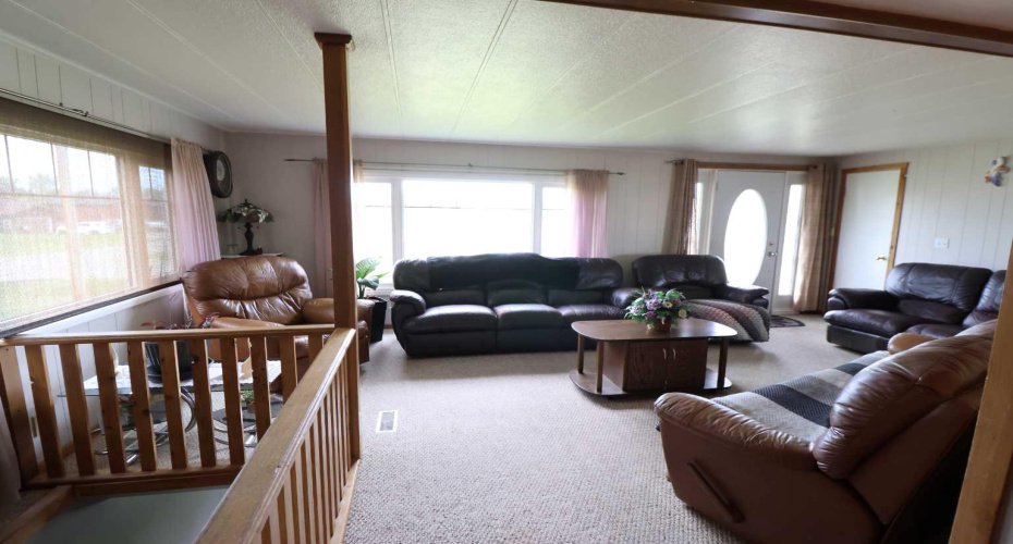 805 2nd St, Grassy Lake, Alberta T0K 0Z0, 6 Bedroom Bedrooms, 0 ,3 BathroomBathrooms,Residential,For Sale,2nd St,0,A2327317