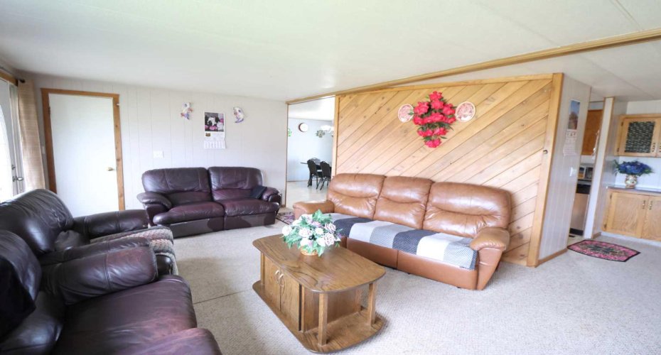 805 2nd St, Grassy Lake, Alberta T0K 0Z0, 6 Bedroom Bedrooms, 0 ,3 BathroomBathrooms,Residential,For Sale,2nd St,0,A2327317