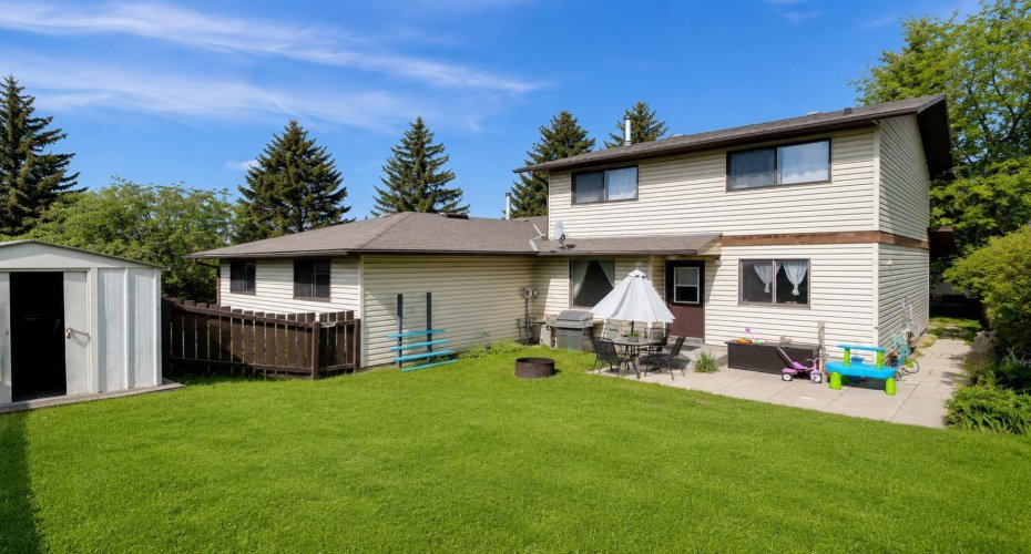 140 Dalhousie Road, Calgary, Alberta T3A 2H1, 3 Bedroom Bedrooms, 0 ,3 BathroomBathrooms,Residential,For Sale,Dalhousie,0,A2327325