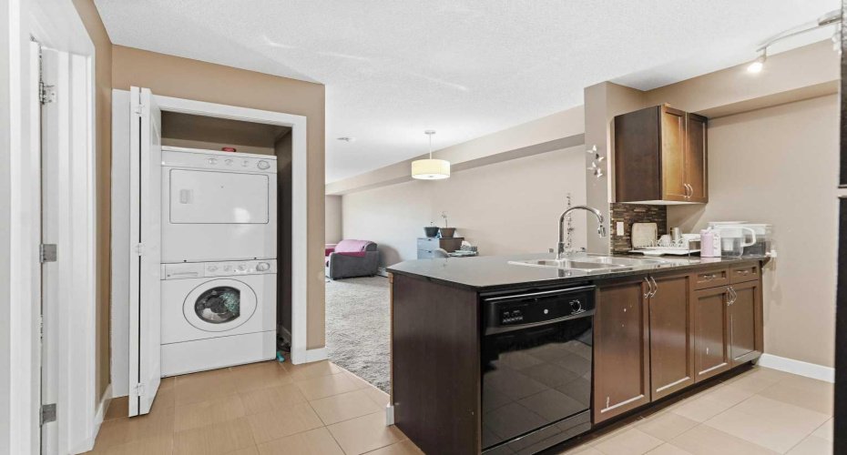 7110 80 Avenue, Calgary, Alberta T3J 0N4, 1 Bedroom Bedrooms, 0 ,1 BathroomBathrooms,Residential,For Sale,80,0,A2327338
