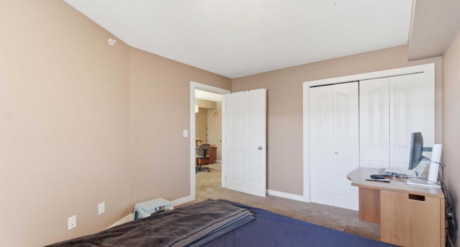 7110 80 Avenue, Calgary, Alberta T3J 0N4, 1 Bedroom Bedrooms, 0 ,1 BathroomBathrooms,Residential,For Sale,80,0,A2327338