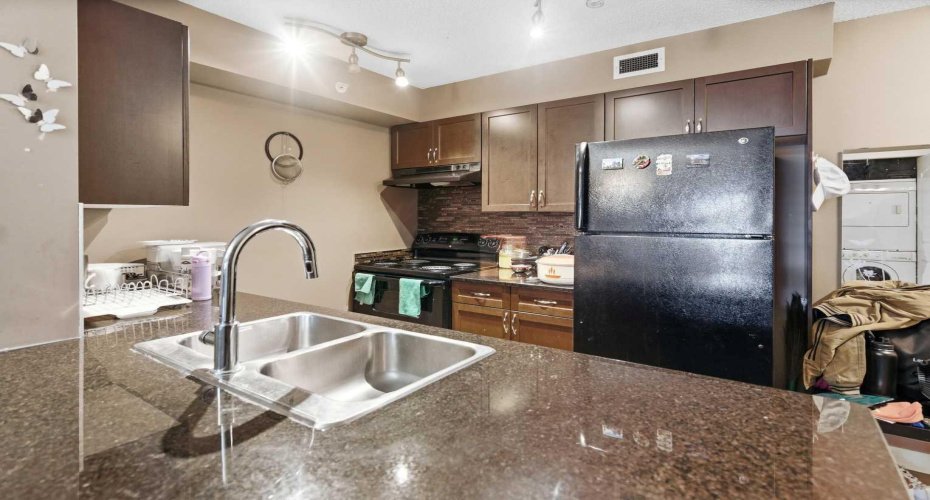 7110 80 Avenue, Calgary, Alberta T3J 0N4, 1 Bedroom Bedrooms, 0 ,1 BathroomBathrooms,Residential,For Sale,80,0,A2327338