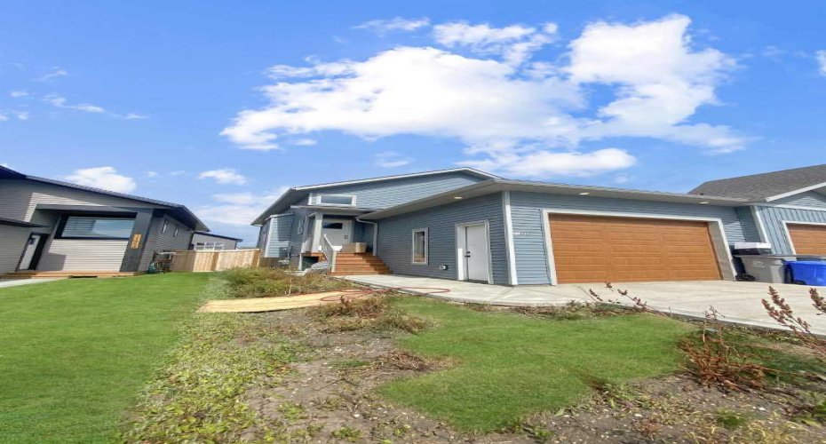 11950 79 Avenue, Grande Prairie, Alberta T8W0M6, 3 Bedroom Bedrooms, 0 ,2 BathroomBathrooms,Rental,79,0,A2327344