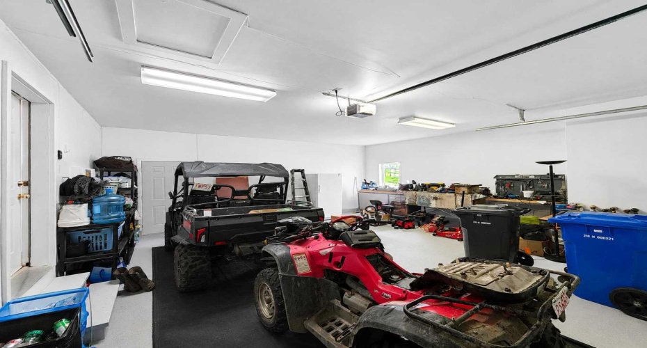 Infloor Heated Garage. Very Clean!