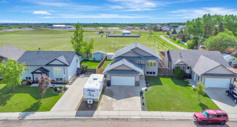 5304 51 Street, Blackfoot, Alberta T0B0L0, 5 Bedroom Bedrooms, 0 ,3 BathroomBathrooms,Residential,For Sale,51,0,A2320703