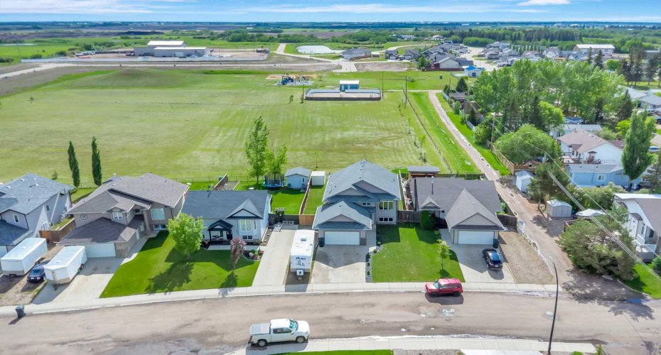 5304 51 Street, Blackfoot, Alberta T0B0L0, 5 Bedroom Bedrooms, 0 ,3 BathroomBathrooms,Residential,For Sale,51,0,A2320703
