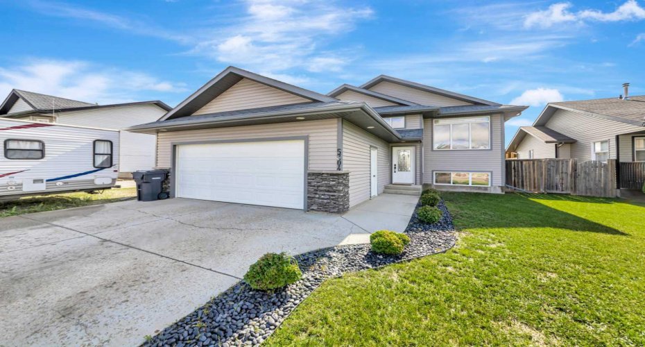 5304 51 Street, Blackfoot, Alberta T0B0L0, 5 Bedroom Bedrooms, 0 ,3 BathroomBathrooms,Residential,For Sale,51,0,A2320703
