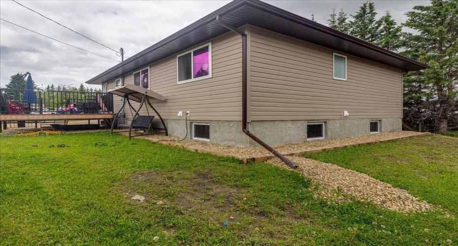 4809 42 Street, Ponoka, Alberta T4J 1C3, 5 Bedroom Bedrooms, 0 ,2 BathroomBathrooms,Residential,For Sale,42,0,A2322684