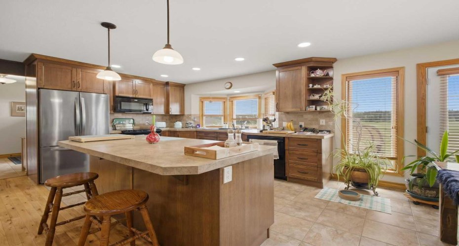 38105 Range Road 244, Rural Lacombe County, Alberta T0C 0Y0, 5 Bedroom Bedrooms, 0 ,3 BathroomBathrooms,Agri-business,For Sale,Range Road 244,0,A2322750