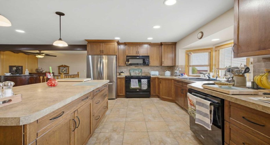 38105 Range Road 244, Rural Lacombe County, Alberta T0C 0Y0, 5 Bedroom Bedrooms, 0 ,3 BathroomBathrooms,Agri-business,For Sale,Range Road 244,0,A2322750
