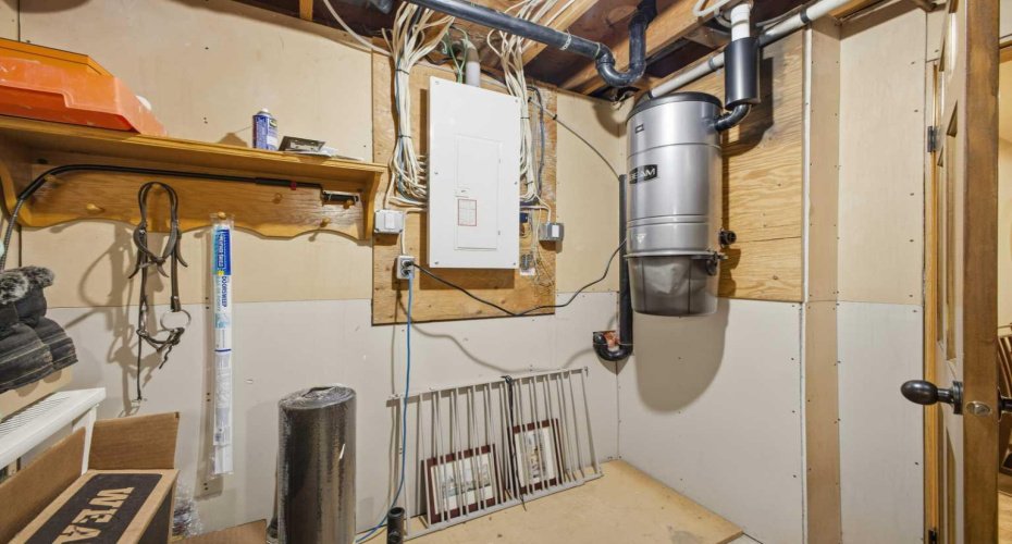 38105 Range Road 244, Rural Lacombe County, Alberta T0C 0Y0, 5 Bedroom Bedrooms, 0 ,3 BathroomBathrooms,Agri-business,For Sale,Range Road 244,0,A2322750