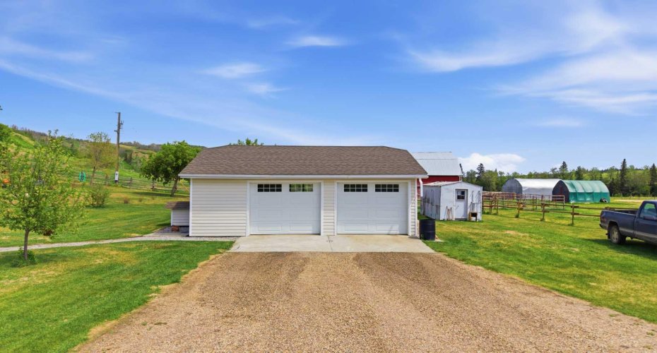 38105 Range Road 244, Rural Lacombe County, Alberta T0C 0Y0, 5 Bedroom Bedrooms, 0 ,3 BathroomBathrooms,Agri-business,For Sale,Range Road 244,0,A2322750