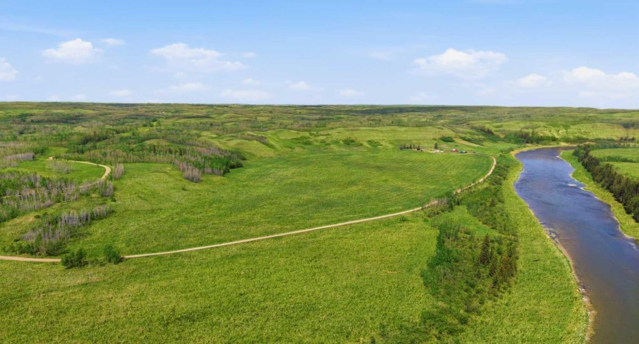 38105 Range Road 244, Rural Lacombe County, Alberta T0C 0Y0, 5 Bedroom Bedrooms, 0 ,3 BathroomBathrooms,Agri-business,For Sale,Range Road 244,0,A2322750