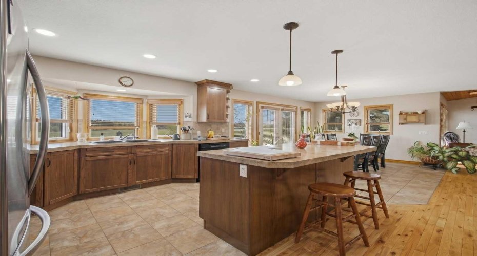 38105 Range Road 244, Rural Lacombe County, Alberta T0C 0Y0, 5 Bedroom Bedrooms, 0 ,3 BathroomBathrooms,Agri-business,For Sale,Range Road 244,0,A2322750