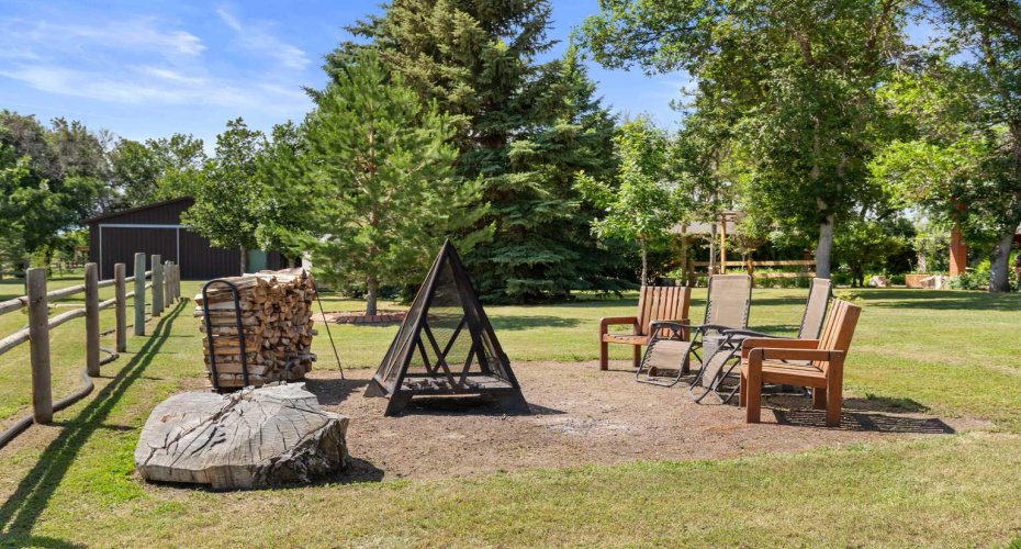 12129 Range Road 60, Rural Cypress County, Alberta T1A 7E8, 3 Bedroom Bedrooms, 0 ,2 BathroomBathrooms,Residential,For Sale,Range Road 60,0,A2322751