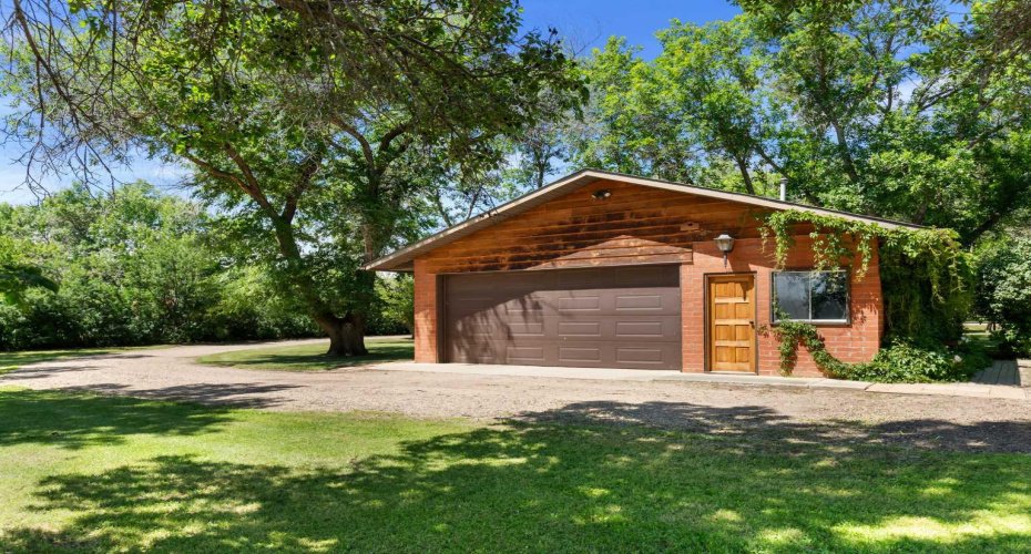 12129 Range Road 60, Rural Cypress County, Alberta T1A 7E8, 3 Bedroom Bedrooms, 0 ,2 BathroomBathrooms,Residential,For Sale,Range Road 60,0,A2322751