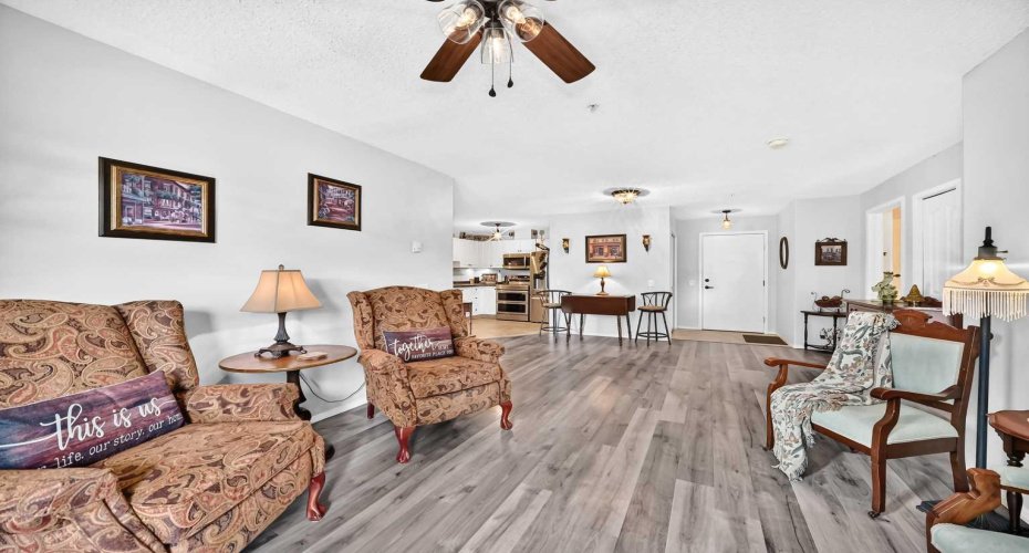 5000 Somervale Court, Calgary, Alberta T2Y4M1, 2 Bedroom Bedrooms, 0 ,1 BathroomBathrooms,Residential,For Sale,Somervale,0,A2322942