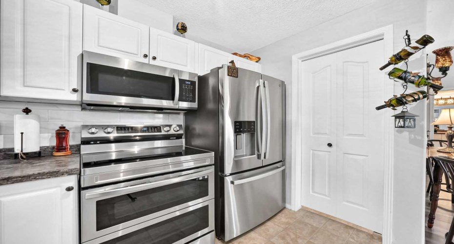 5000 Somervale Court, Calgary, Alberta T2Y4M1, 2 Bedroom Bedrooms, 0 ,1 BathroomBathrooms,Residential,For Sale,Somervale,0,A2322942