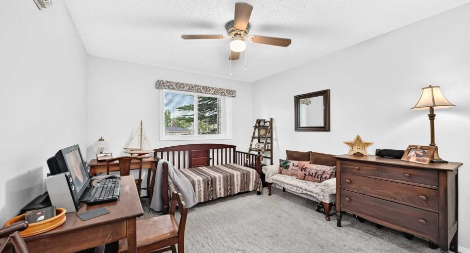 5000 Somervale Court, Calgary, Alberta T2Y4M1, 2 Bedroom Bedrooms, 0 ,1 BathroomBathrooms,Residential,For Sale,Somervale,0,A2322942
