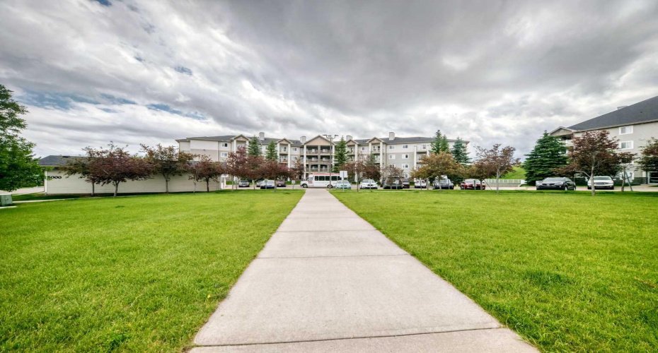 5000 Somervale Court, Calgary, Alberta T2Y4M1, 2 Bedroom Bedrooms, 0 ,1 BathroomBathrooms,Residential,For Sale,Somervale,0,A2322942