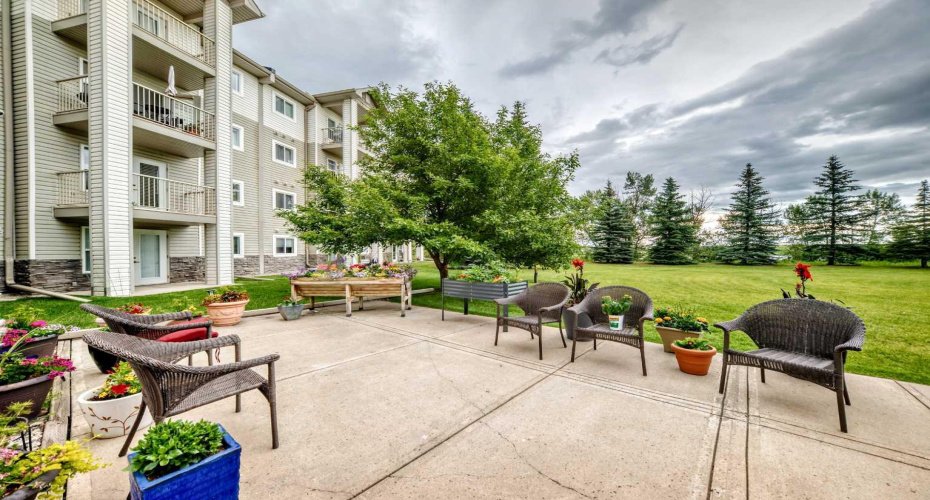 5000 Somervale Court, Calgary, Alberta T2Y4M1, 2 Bedroom Bedrooms, 0 ,1 BathroomBathrooms,Residential,For Sale,Somervale,0,A2322942