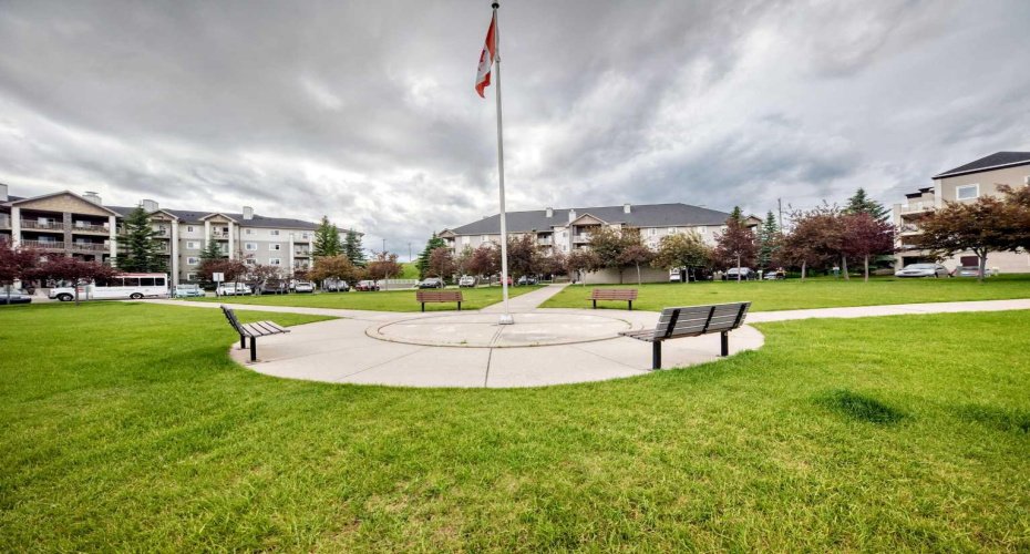 5000 Somervale Court, Calgary, Alberta T2Y4M1, 2 Bedroom Bedrooms, 0 ,1 BathroomBathrooms,Residential,For Sale,Somervale,0,A2322942