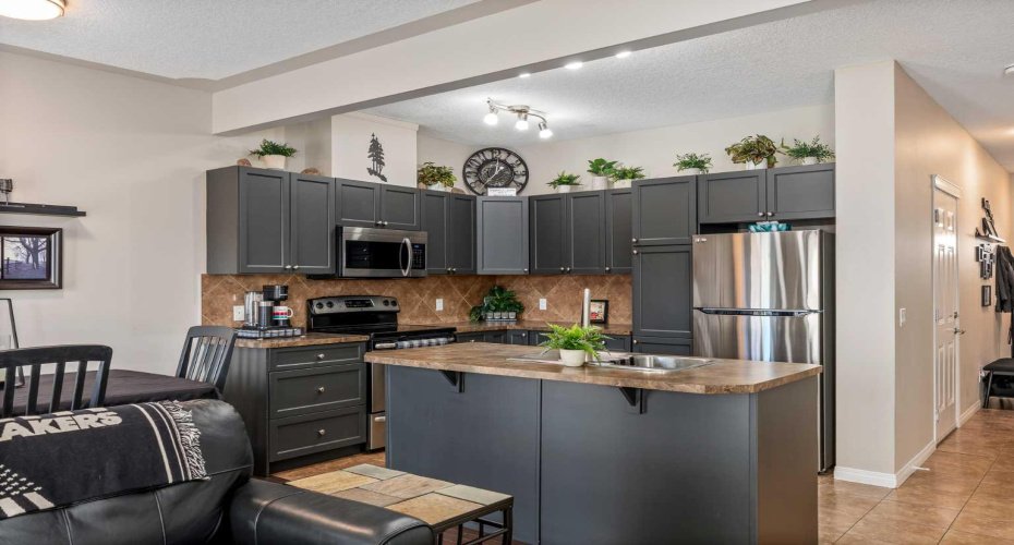 620 Luxstone Landing, Airdrie, Alberta T4B 0B6, 3 Bedroom Bedrooms, 0 ,3 BathroomBathrooms,Residential,For Sale,Luxstone,0,A2323168