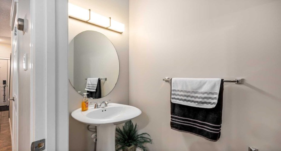 620 Luxstone Landing, Airdrie, Alberta T4B 0B6, 3 Bedroom Bedrooms, 0 ,3 BathroomBathrooms,Residential,For Sale,Luxstone,0,A2323168