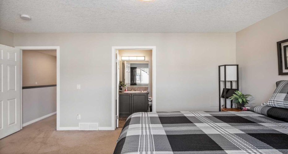 620 Luxstone Landing, Airdrie, Alberta T4B 0B6, 3 Bedroom Bedrooms, 0 ,3 BathroomBathrooms,Residential,For Sale,Luxstone,0,A2323168
