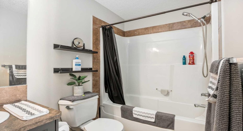620 Luxstone Landing, Airdrie, Alberta T4B 0B6, 3 Bedroom Bedrooms, 0 ,3 BathroomBathrooms,Residential,For Sale,Luxstone,0,A2323168