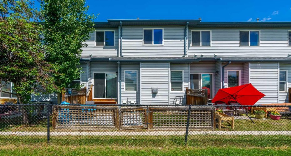 620 Luxstone Landing, Airdrie, Alberta T4B 0B6, 3 Bedroom Bedrooms, 0 ,3 BathroomBathrooms,Residential,For Sale,Luxstone,0,A2323168