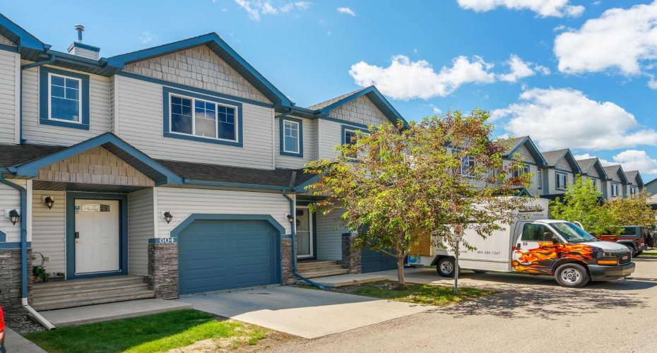 620 Luxstone Landing, Airdrie, Alberta T4B 0B6, 3 Bedroom Bedrooms, 0 ,3 BathroomBathrooms,Residential,For Sale,Luxstone,0,A2323168
