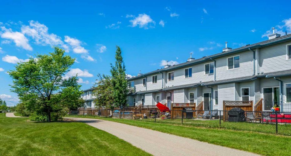 620 Luxstone Landing, Airdrie, Alberta T4B 0B6, 3 Bedroom Bedrooms, 0 ,3 BathroomBathrooms,Residential,For Sale,Luxstone,0,A2323168