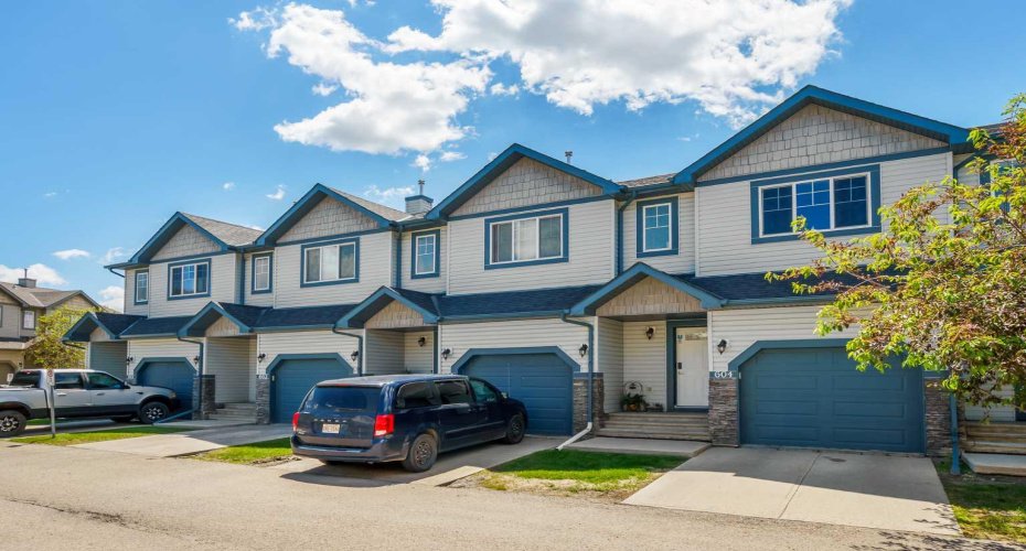 620 Luxstone Landing, Airdrie, Alberta T4B 0B6, 3 Bedroom Bedrooms, 0 ,3 BathroomBathrooms,Residential,For Sale,Luxstone,0,A2323168