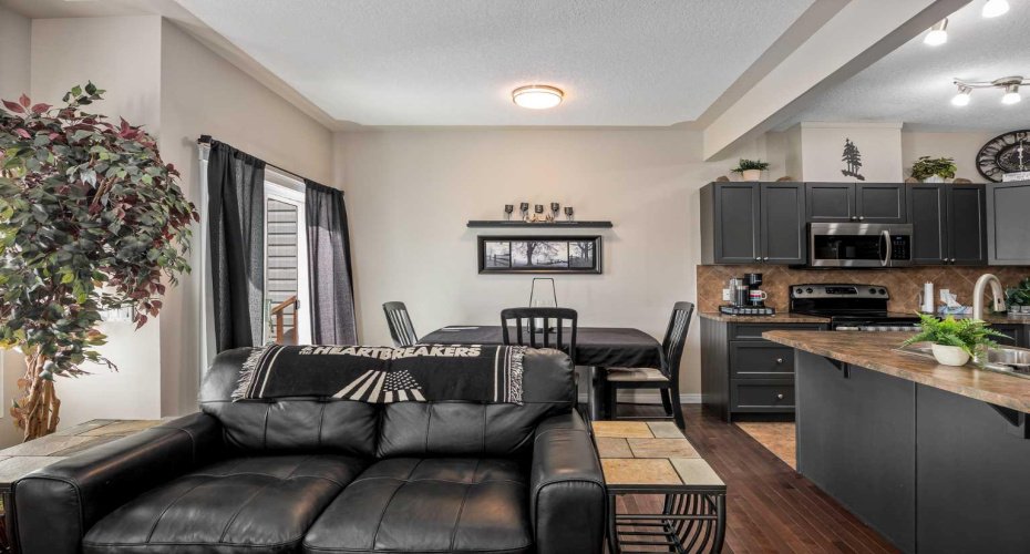 620 Luxstone Landing, Airdrie, Alberta T4B 0B6, 3 Bedroom Bedrooms, 0 ,3 BathroomBathrooms,Residential,For Sale,Luxstone,0,A2323168