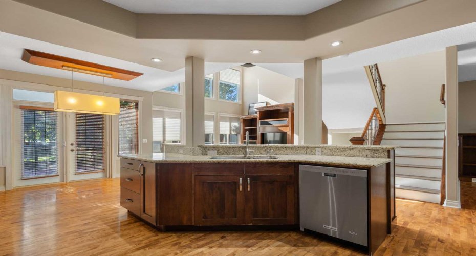 75 Discovery Ridge Mount, Calgary, Alberta T3H 5G2, 4 Bedroom Bedrooms, 0 ,4 BathroomBathrooms,Residential,For Sale,Discovery Ridge,0,A2323787