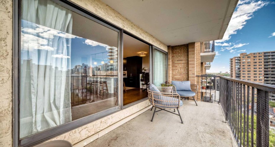 1330 15 Avenue, Calgary, Alberta T3C 3N7, 2 Bedroom Bedrooms, 0 ,1 BathroomBathrooms,Residential,For Sale,15,0,A2325150
