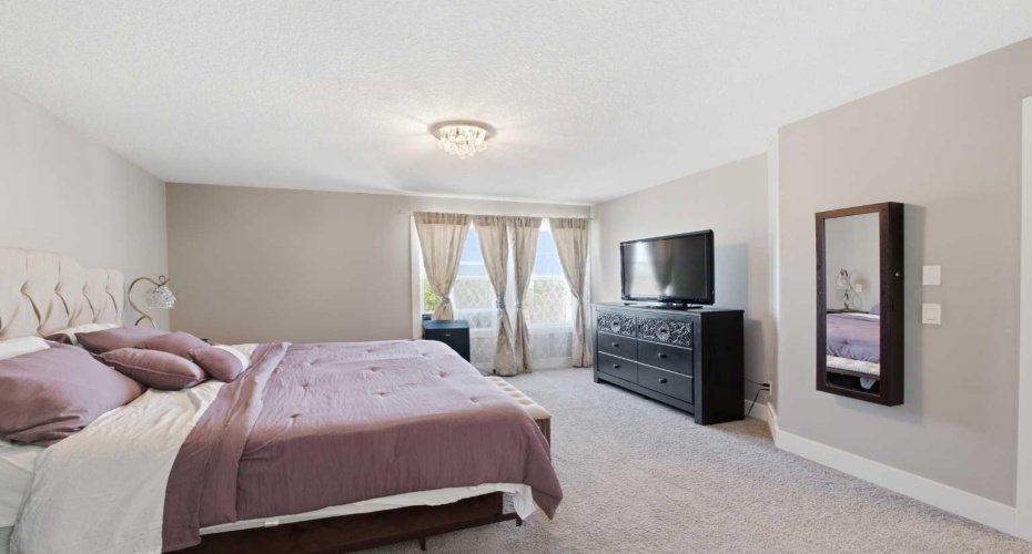 11 MARQUIS Crescent, Calgary, Alberta T3M 1X9, 5 Bedroom Bedrooms, 0 ,4 BathroomBathrooms,Residential,For Sale,MARQUIS,0,A2325161