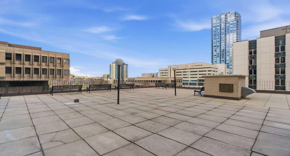 221 6 Avenue, Calgary, Alberta T2G 4Z9, 1 Bedroom Bedrooms, 0 ,1 BathroomBathrooms,Residential,For Sale,6,0,A2325507