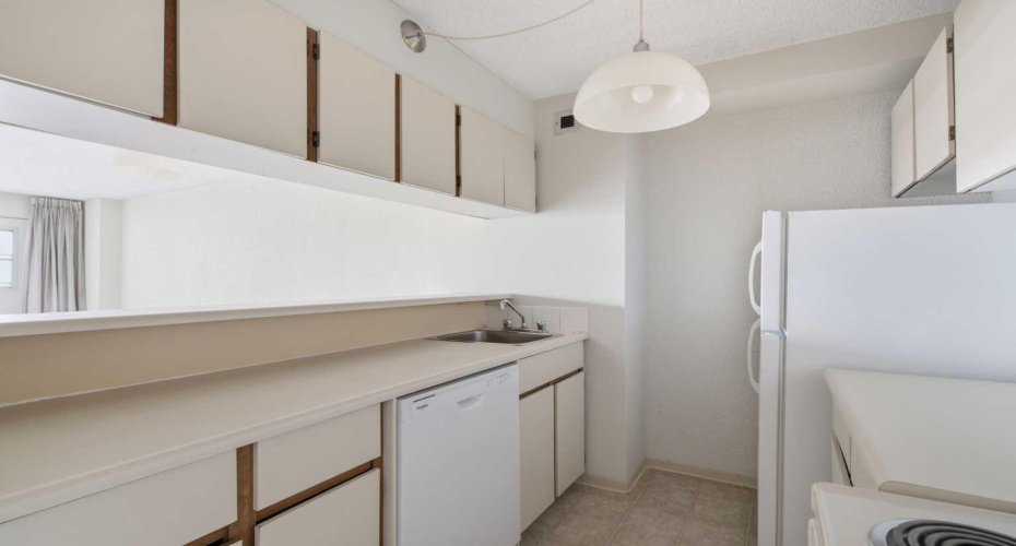 221 6 Avenue, Calgary, Alberta T2G 4Z9, 1 Bedroom Bedrooms, 0 ,1 BathroomBathrooms,Residential,For Sale,6,0,A2325507